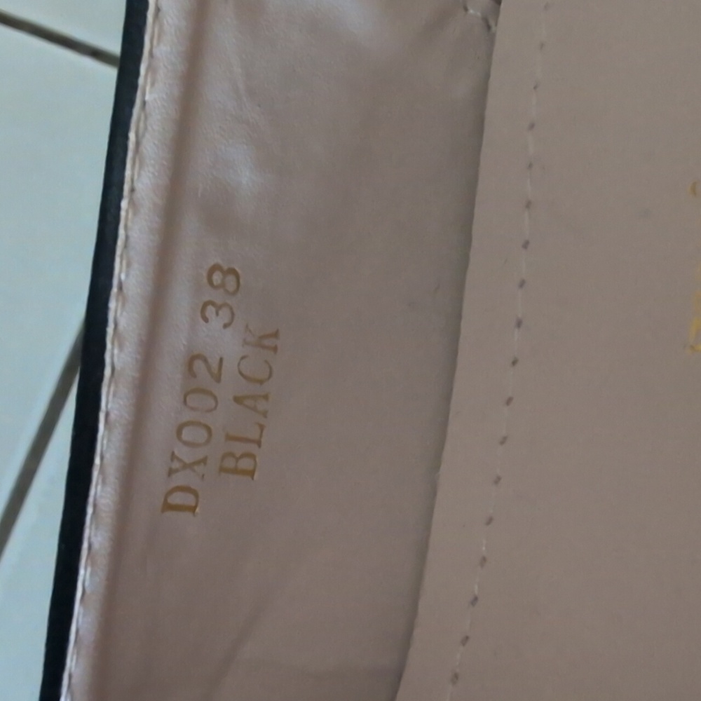 EUC s.38 Italian Black Studded Flats - Picture 5 of 5
